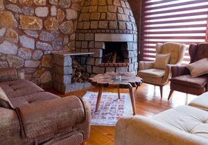 Charming Stone House with Private Pool and Nature View in Iznik, Bursa