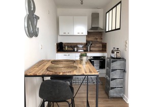Charming Studio Facing the Port and 100 m from the beach