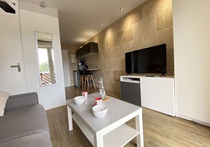 Charming Studio in La Baule with Balcony, Private Parking, Near Avenue de Gaulle