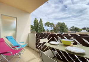 Charming Studio in La Baule with Balcony, Private Parking, Near Avenue de Gaulle