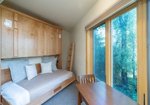 Charming Studio Steps from River | Kitchenette, Hot Tub,