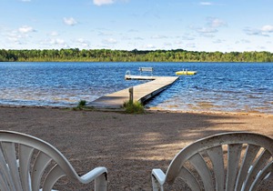Charming suite w/ shared tennis, boat docks, free WiFi - dogs welcome!
