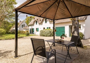 Charming Thatched Cottage in Peaceful Hamlet near Guérande and La Baule