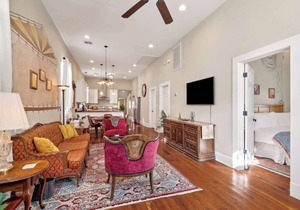 Charming Victorian House w Heated Pool 4br|2ba