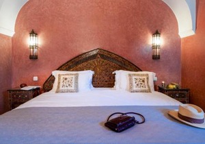 Charming villa in the heart of Marrakech palm grove