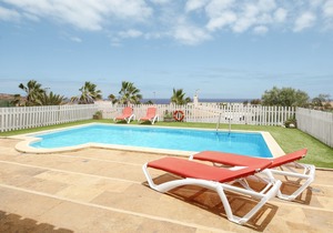 Charming Villa Oceansurfhouse with Pool, Wi-Fi, Terraces, Sea & Mountain View; Parking Available