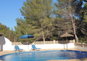 Charming villa with private pool and air conditioning, near the beach