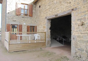 Charming Village Retreat: Historic Atelier with Modern Comforts, Garden & Terrace in La Guillermie