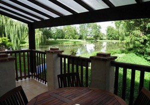 Charming Watermill Gîte: 6BR, Fireplace, Private Garden, Pond, Terrace, WiFi, Linens Included