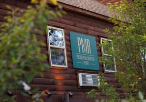 Cherry Lodge: King Room Near Nature Trails