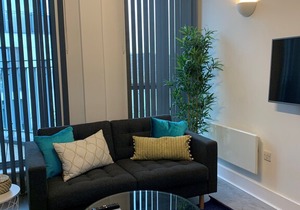 Chertsey - Beautiful Large 2 Bedroom Apartment Chertsey