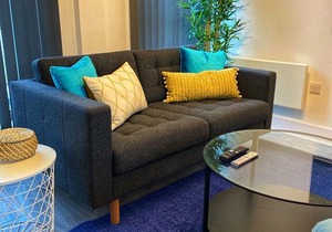 Chertsey - Beautiful Large 2 Bedroom Apartment Chertsey