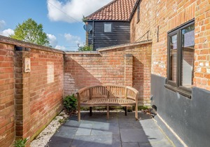 Chestnut Barn - Two Bedroom House, Sleeps 4