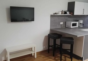 Chic apartment with balcony near the pearl bay
