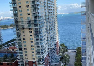 Chic Brickell Studio w/Pool,Gym,Jacuzzi and free parking
