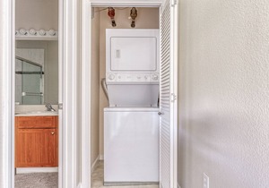 Chic Santa Clara 2BR w/ AC, W/D, Gym, Pool, near highways, by Blueground