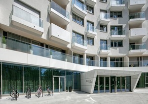 Chic Wieden 1BR w/Balcony, Gym, Elevator, walk to U-Bahn, by Blueground