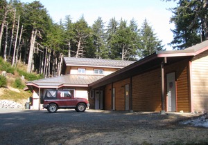 Chilkoot Haven Haines room #2, right on the Chilkoot River, Bear viewing