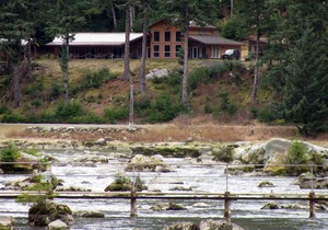 Chilkoot Haven in Haines, room #1, right on the Chilkoot River, Bear viewing