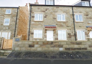 CHINE COTTAGE, with a garden in Sandsend