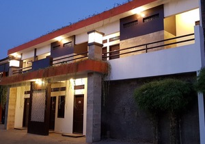 CHOTIN Hotel