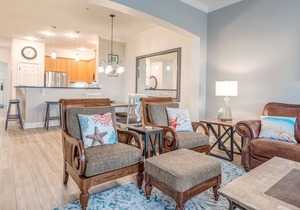 Cinnamon Beach 1042- Gorgeous 4th floor lakeview sunsets & steps to the beach