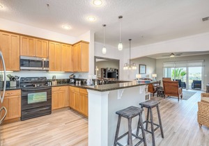 Cinnamon Beach 1042- Gorgeous 4th floor lakeview sunsets & steps to the beach