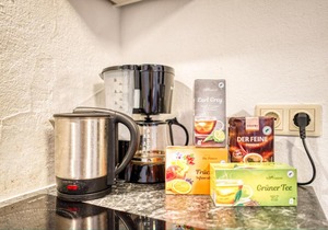 City Apartment with Netflix, central and near metro, 8