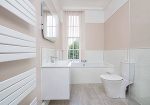 City Getaway in Georgian Apartment for 2