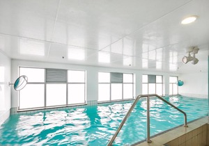 Cityscape Charm Apt w Parking, Views, Pool & Gym