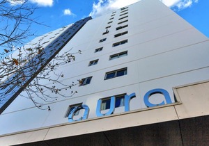 Cityscape Charm Apt w Parking, Views, Pool & Gym