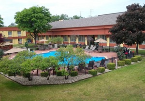 Clarion Hotel Detroit Metro Airport