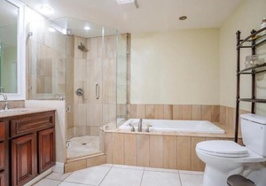 Classic Bixby Highlands Pool Home in Long Beach! home