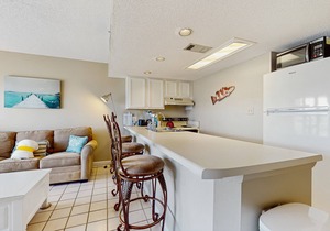 Classic, ground-floor getaway w/a shared pool, free WiFi, & central A/C