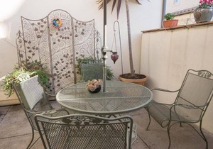 CLEAN FURNISHED PRIVATE MASTER BEDROOM - NEAR PUBLIC TRANSIT