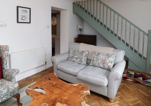 CLEMENTINE COTTAGE, family friendly, with a garden in Staindrop