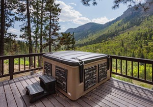 Cliff Side House - Amazing Views - Hot Tub -