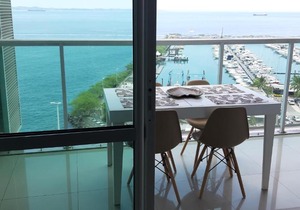Cloc Marina Residence