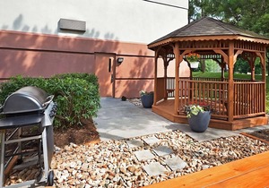 Close to Concord Park! Pet-friendly Suite with Private Kitchen! Parking, Gazebo!