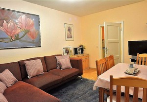 Close to the beach and quiet. Small and cozy apartment with 2 bedrooms.