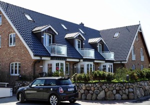 Close to the beach. Quiet. Comfortable. - House Doktor-Ross-Straße