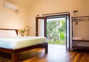 Cloud Forest Bridge King Room at Hona Beach Hotel