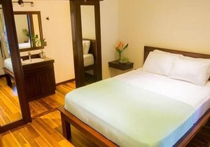 Cloud Forest Bridge King Room at Hona Beach Hotel