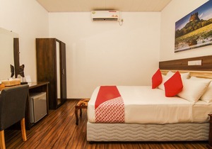 Clove Transit Hotel