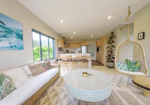 Coast Retreat Muriwai - Walk to the Beach!