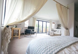 Coast Retreat Muriwai - Walk to the Beach!