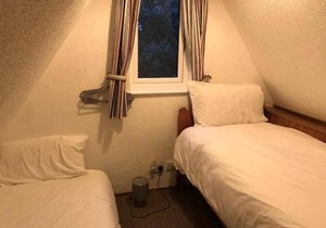 Coastal Chalet - Sleeps 6 - Pool - Parking