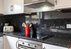 Coastal eco-home for up to 6, short walk from Porthtowan village and beach