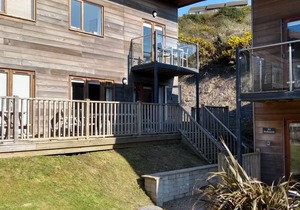Coastal eco-home for up to 6, short walk from Porthtowan village and beach