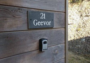 Coastal eco-home for up to 6, short walk from Porthtowan village and beach